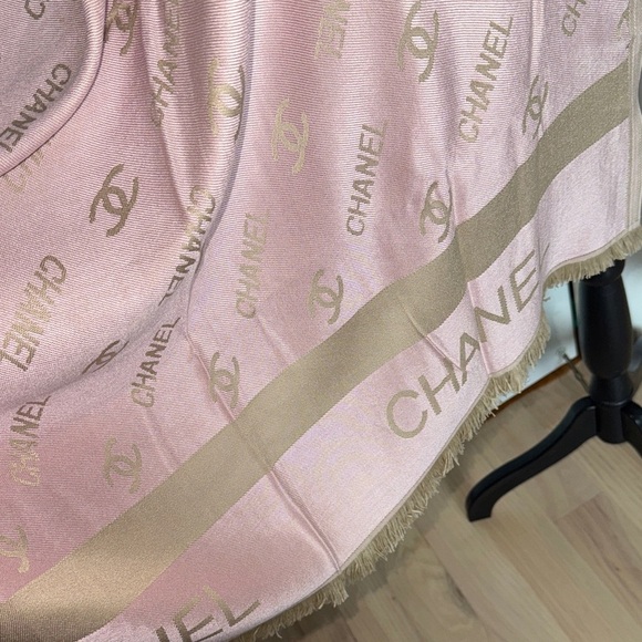 Pink and Gold Scarf - Picture 7 of 17